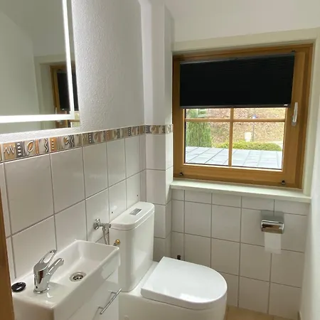 Unterm Dumel In *