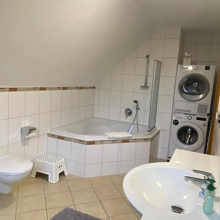 Unterm Dumel In *